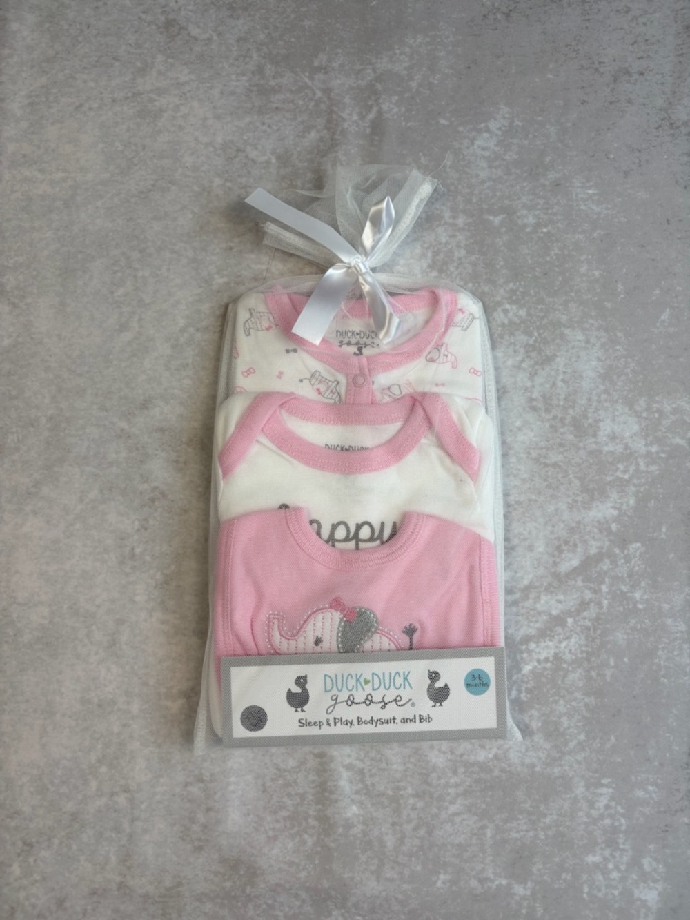 NWT Duck Duck Goose Pink Baby Gift Set 3pc Sleep & Play Bodysuit Bib ♡